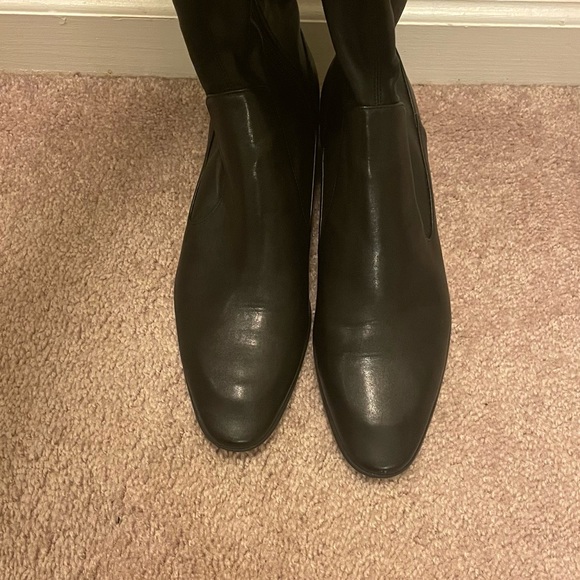 Zara over the knee boot that is flat and still stylish. Narrow size 11. - Picture 4 of 4